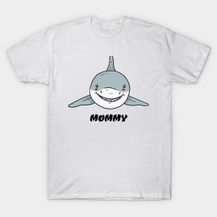 mommy shark lovers shirt T-Shirt